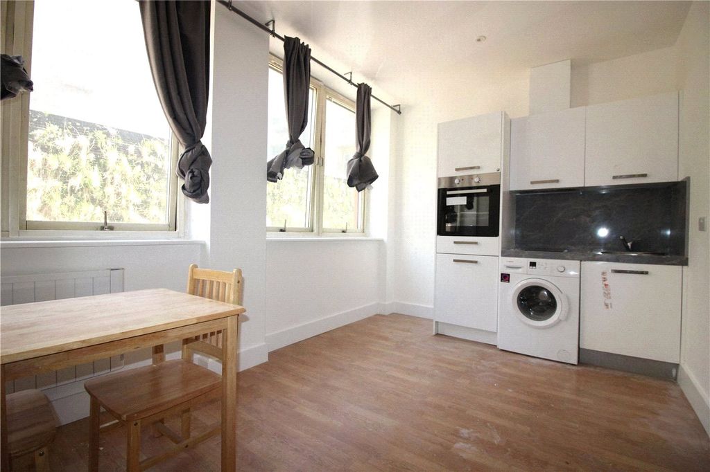 Property photo 3 of 3 Picture No. 03