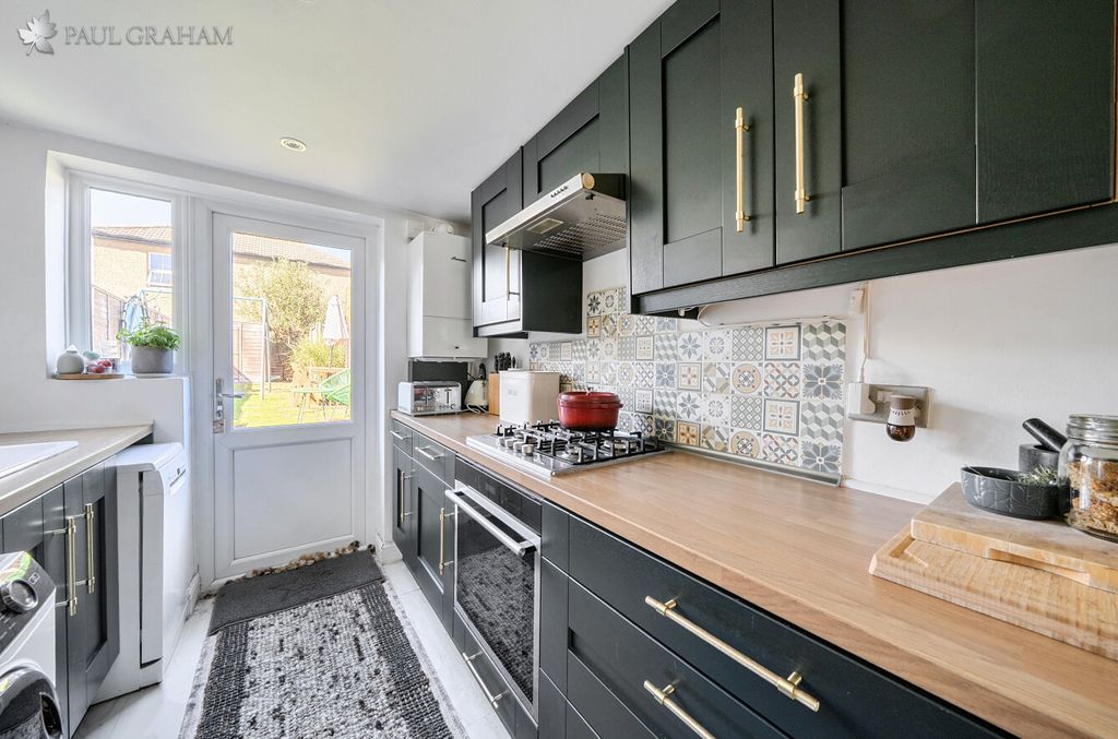 Property photo 3 of 17 05207F5c-B9E1-4616-920E-59A24E8A8B97