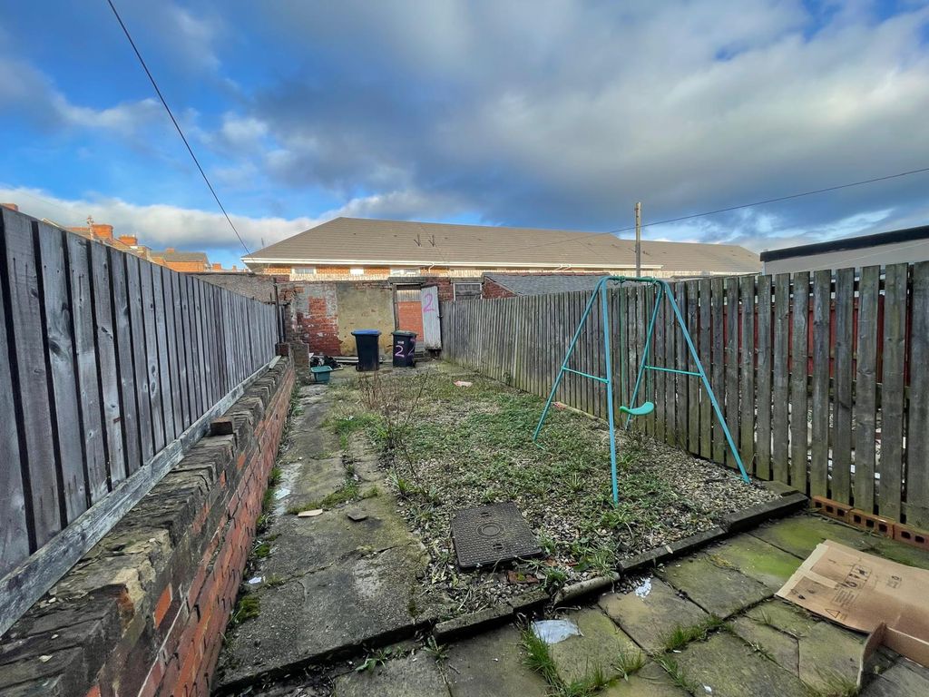 Property photo 2 of 11 Photo 1