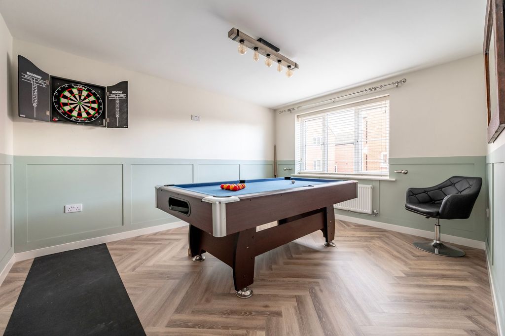 Property photo 3 of 21