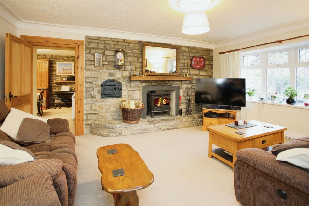 Property photo 2 of 26