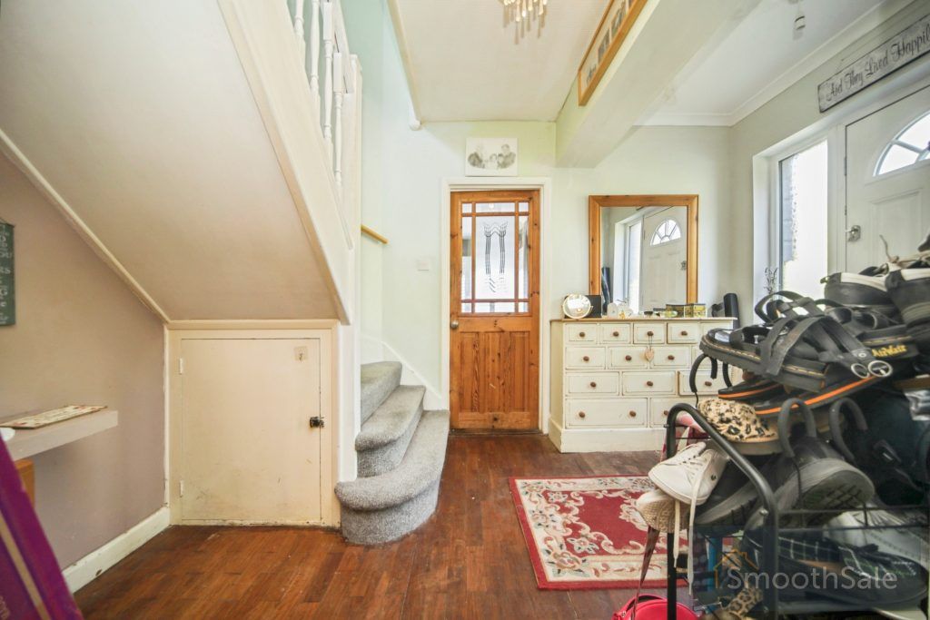 Property photo 3 of 27