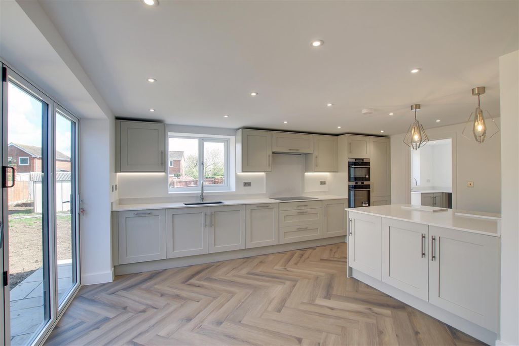 Property photo 2 of 17 Img_9784-Img_9786.Jpg