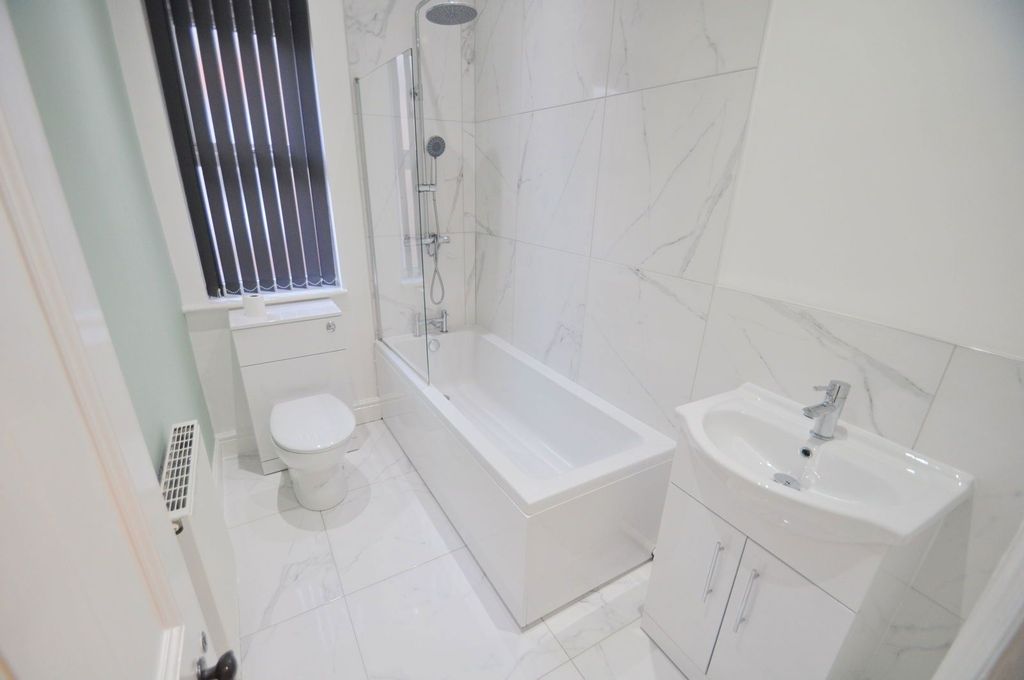 Property photo 3 of 35