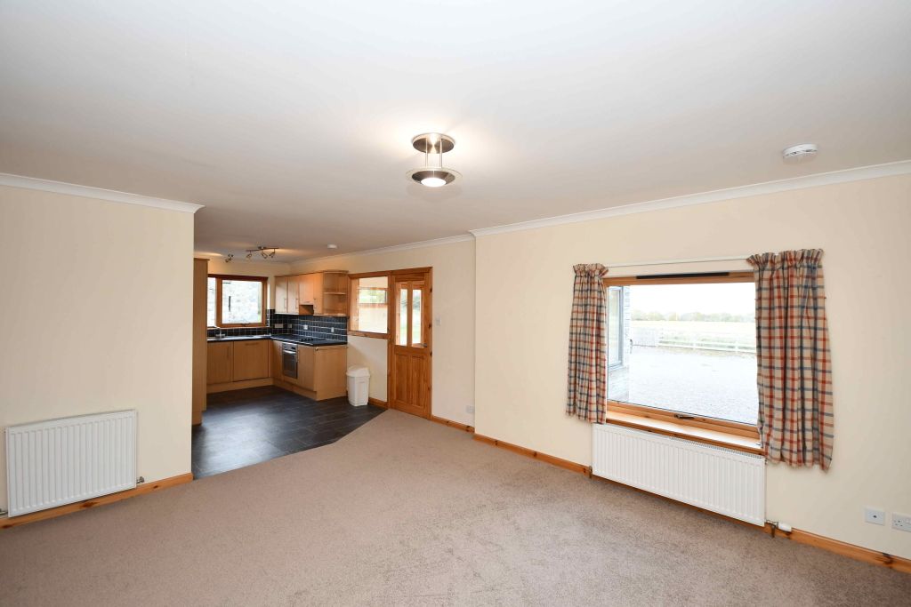 Property photo 3 of 11 Photo