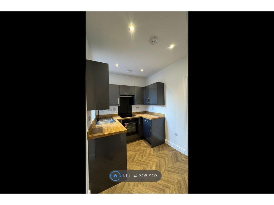 Property photo 2 of 9 Kitchen