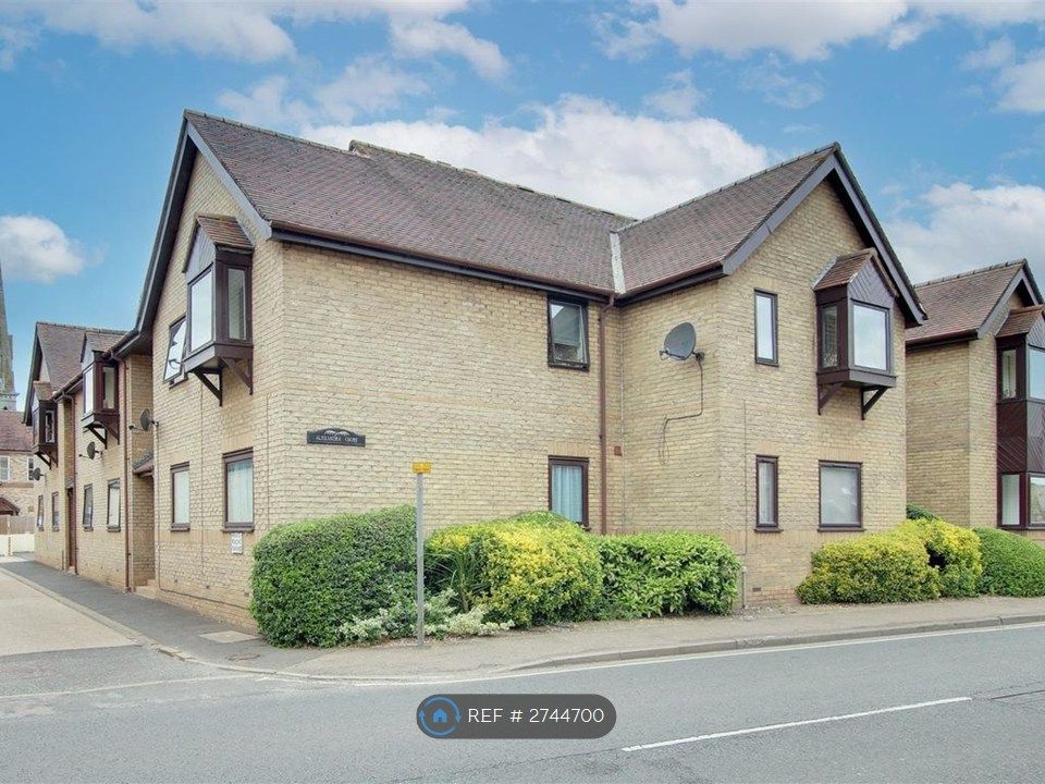 Property photo 1 of 8 Alexandra Court