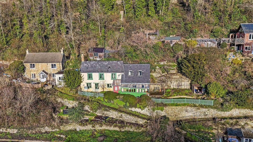 Property photo 1 of 27 Ph12_6352844.Jpg