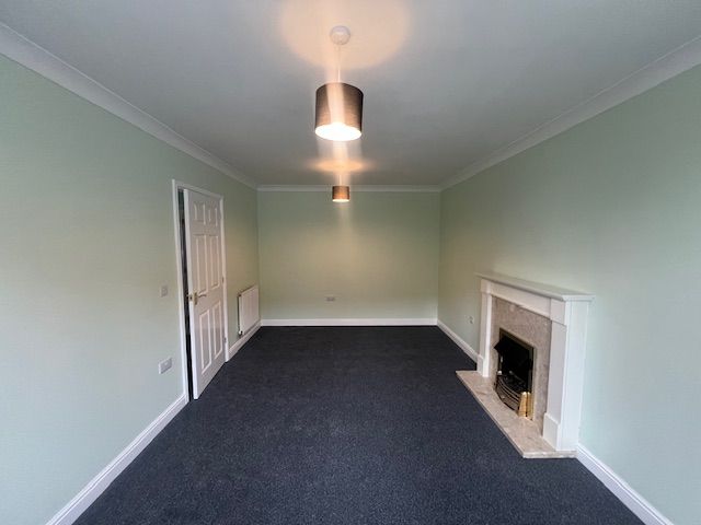 Property photo 3 of 17 Living Room