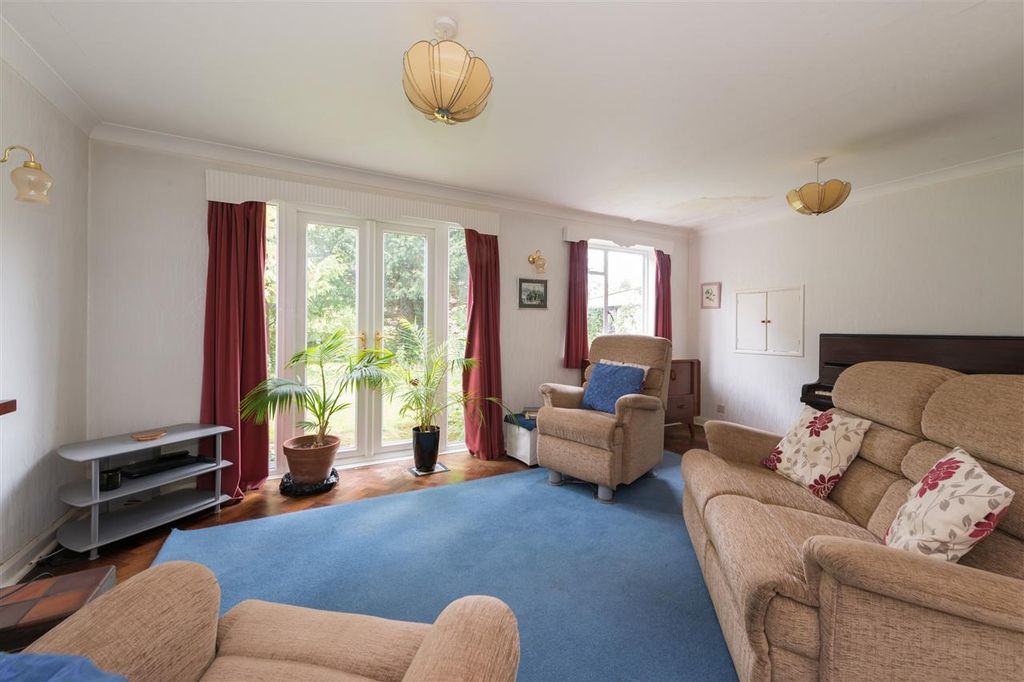 Property photo 2 of 23