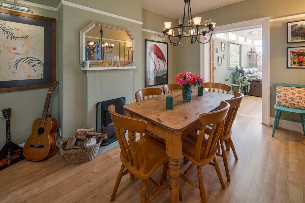 Property photo 3 of 21 Dining Room
