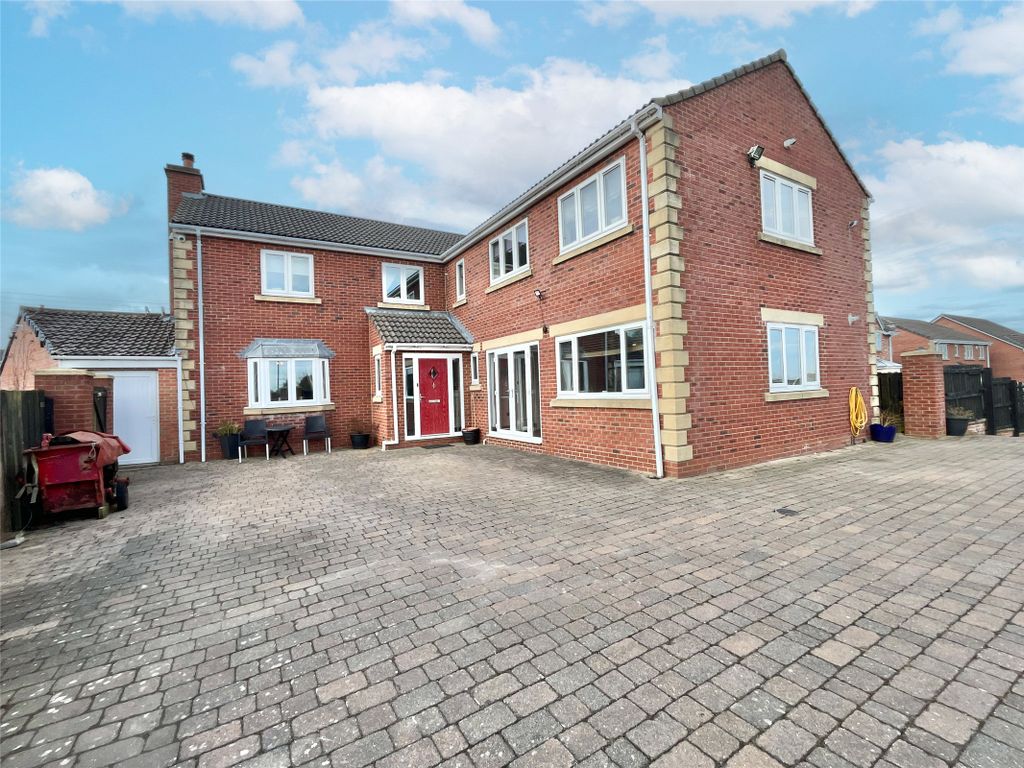 Property photo 1 of 39 External