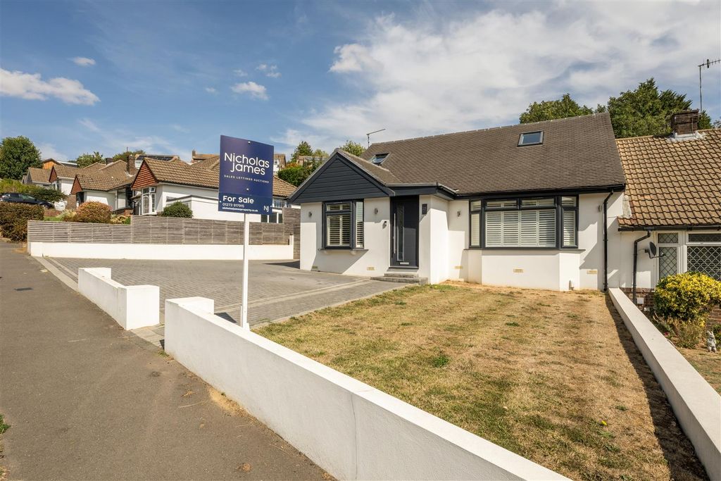 Property photo 1 of 31 23 Mill Rise -30.Jpg