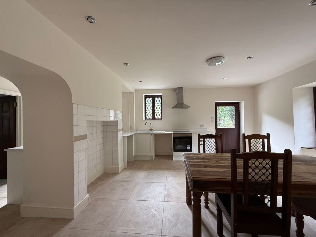 3 bed cottage to rentCwmbach Road, Llanelli SA15 photo 4