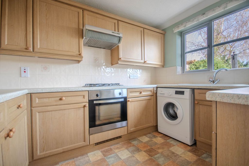 Property photo 3 of 33