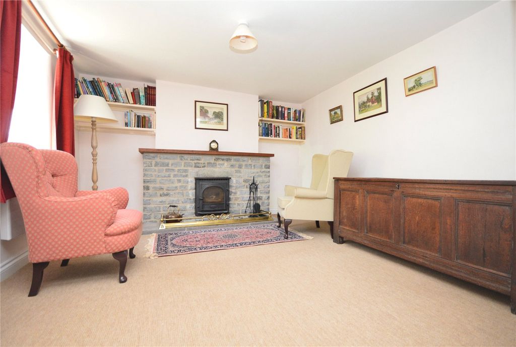 Property photo 2 of 13 Sitting Room