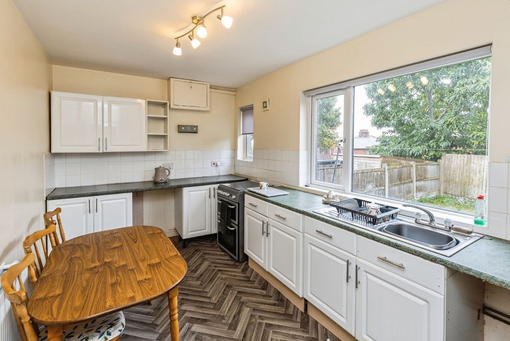 Property photo 3 of 16 Kitchen