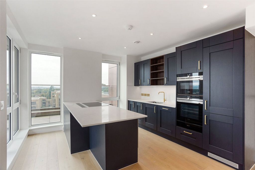 Property photo 1 of 23 Living/Kitchen