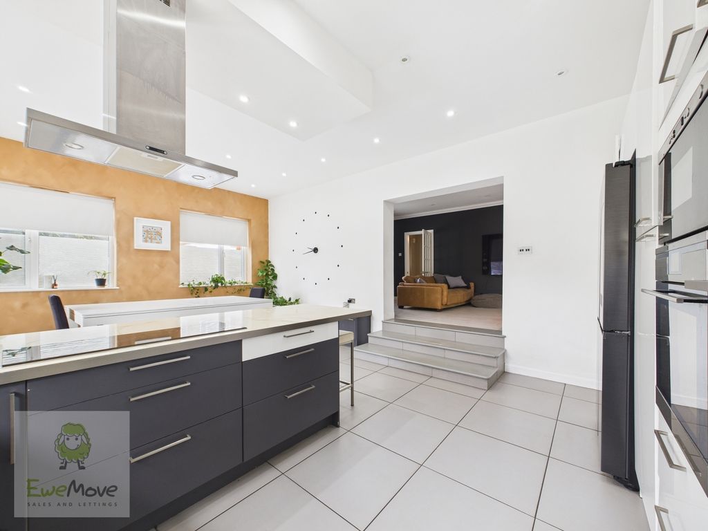 Property photo 3 of 34 Kitchen Dining Room