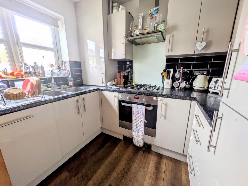 Property photo 3 of 14 1000019144