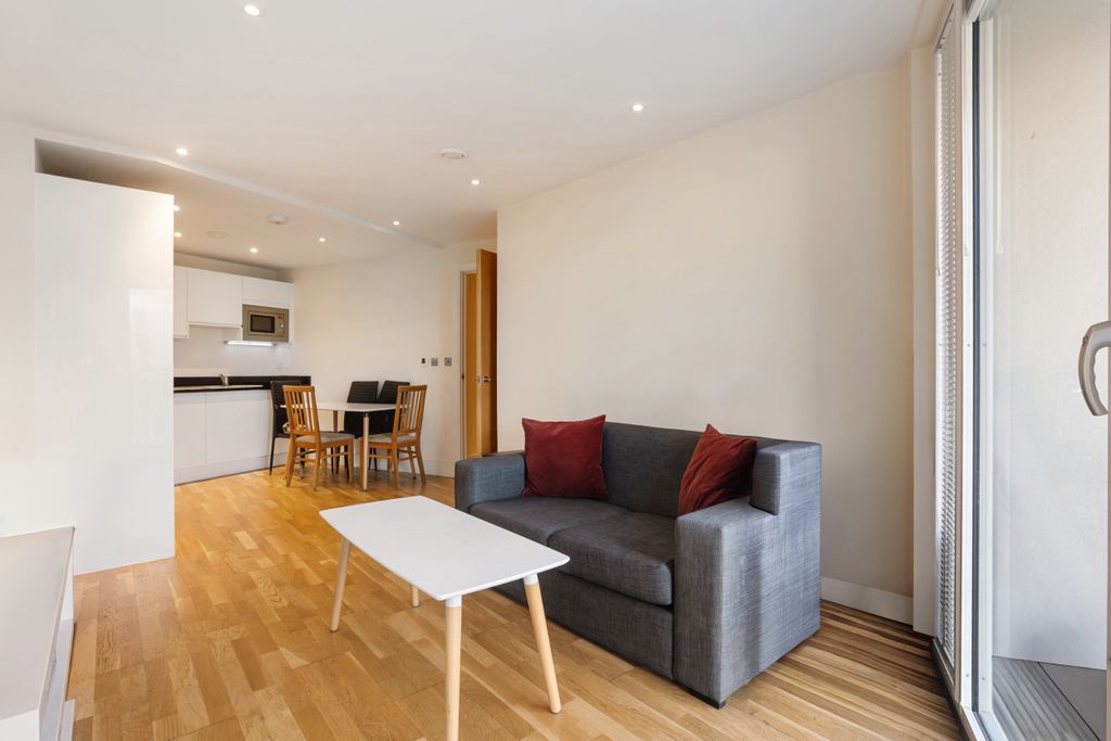 Property photo 2 of 18