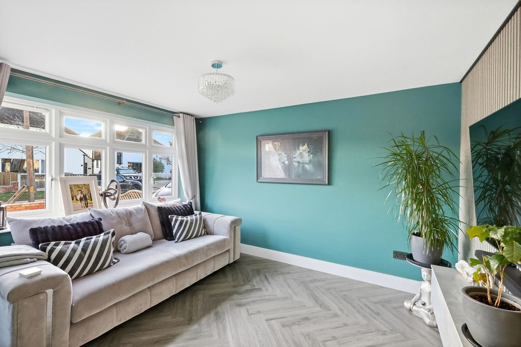 Property photo 3 of 25