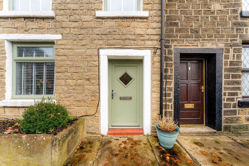 Property photo 2 of 26 Photograph 3