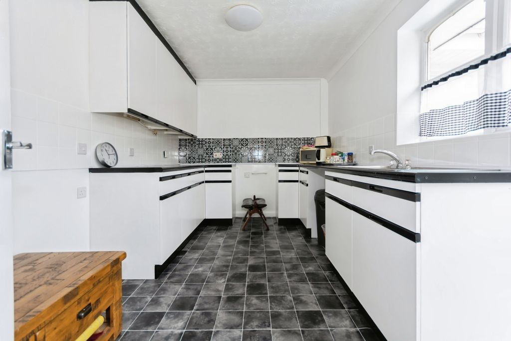 Property photo 3 of 17 Photo