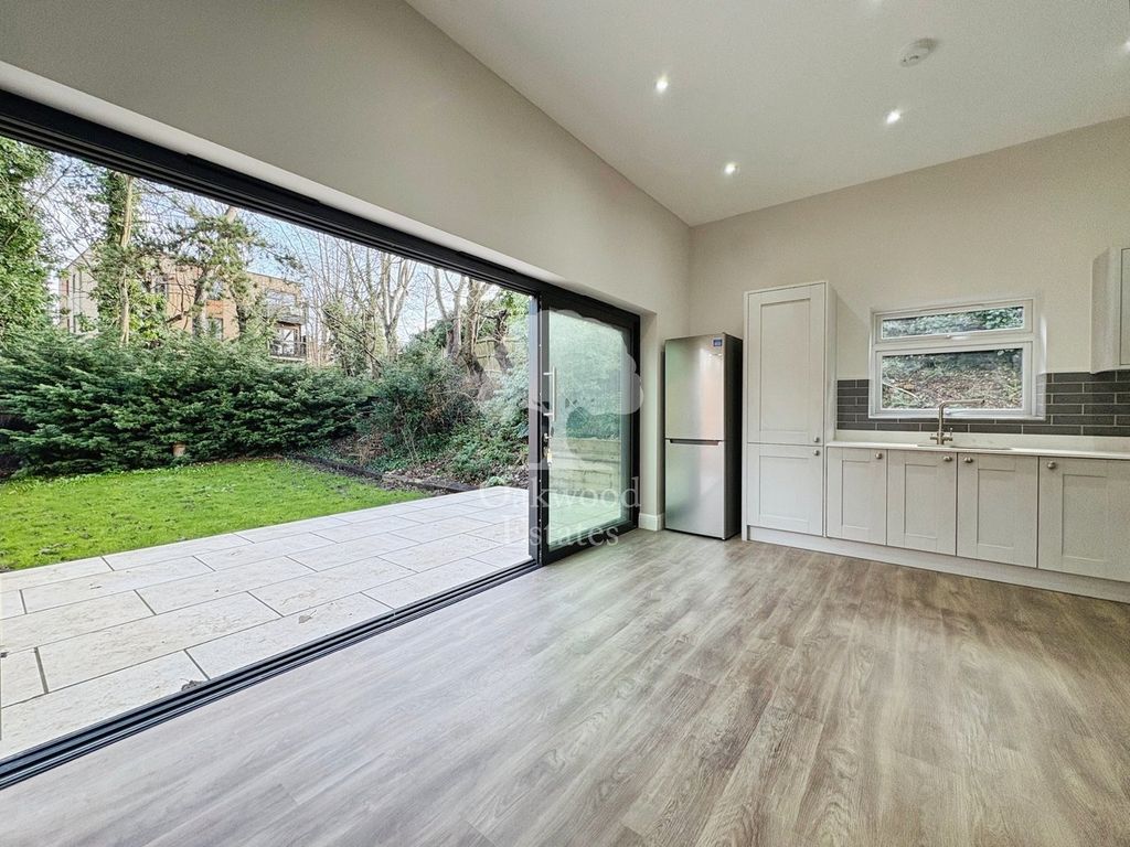 Property photo 2 of 18 Kitchen