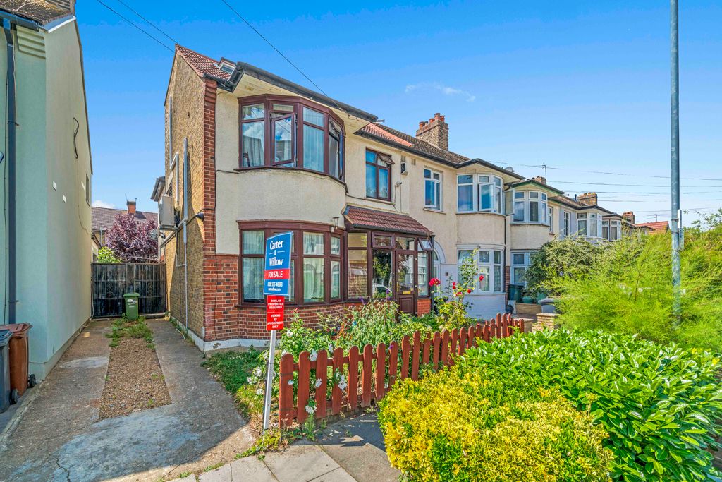 Property photo 1 of 32
