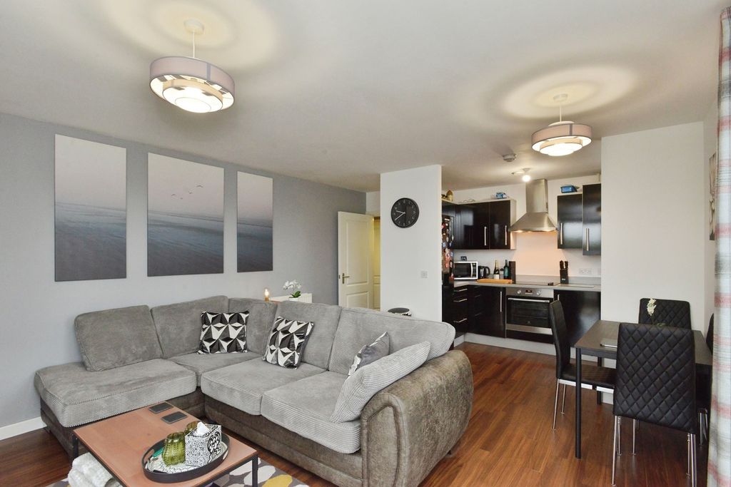 Property photo 3 of 19 Pbox-Img.Jpg