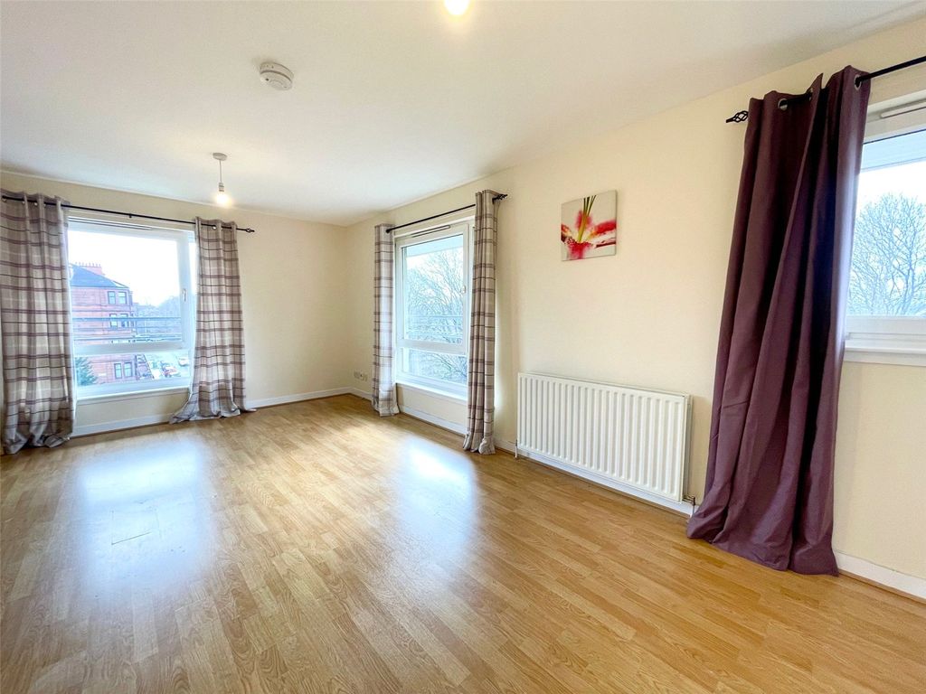 Property photo 2 of 16 Picture No. 13