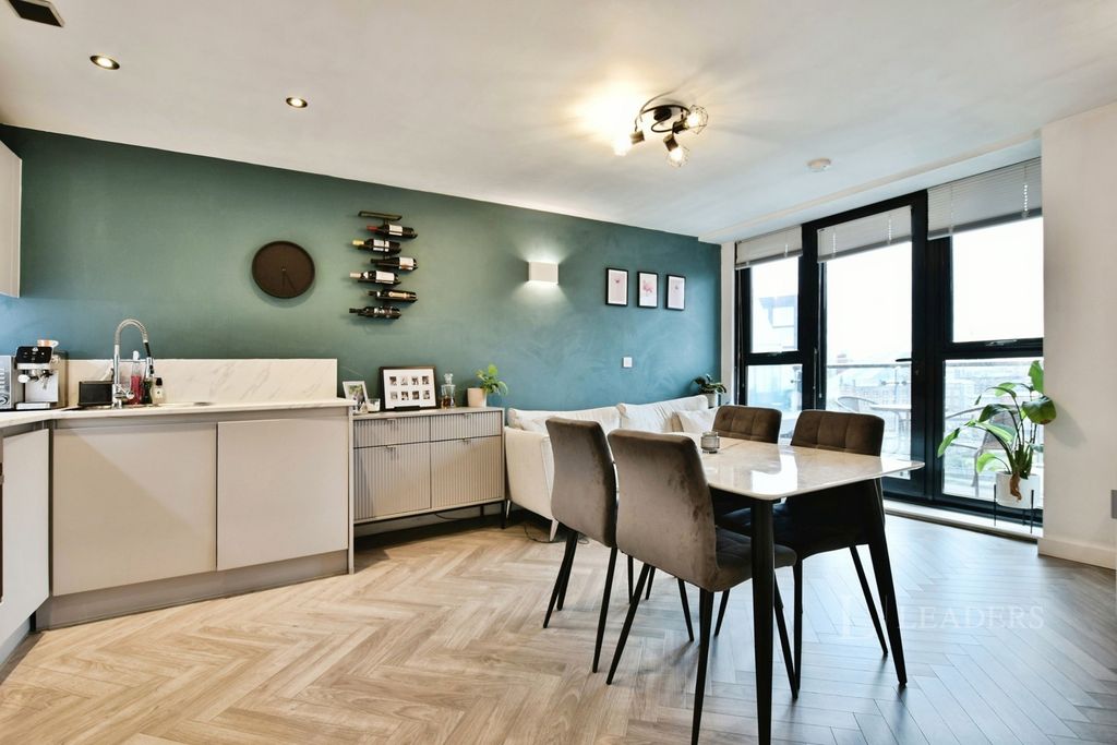 Property photo 2 of 15 Pbox-Img.Jpg