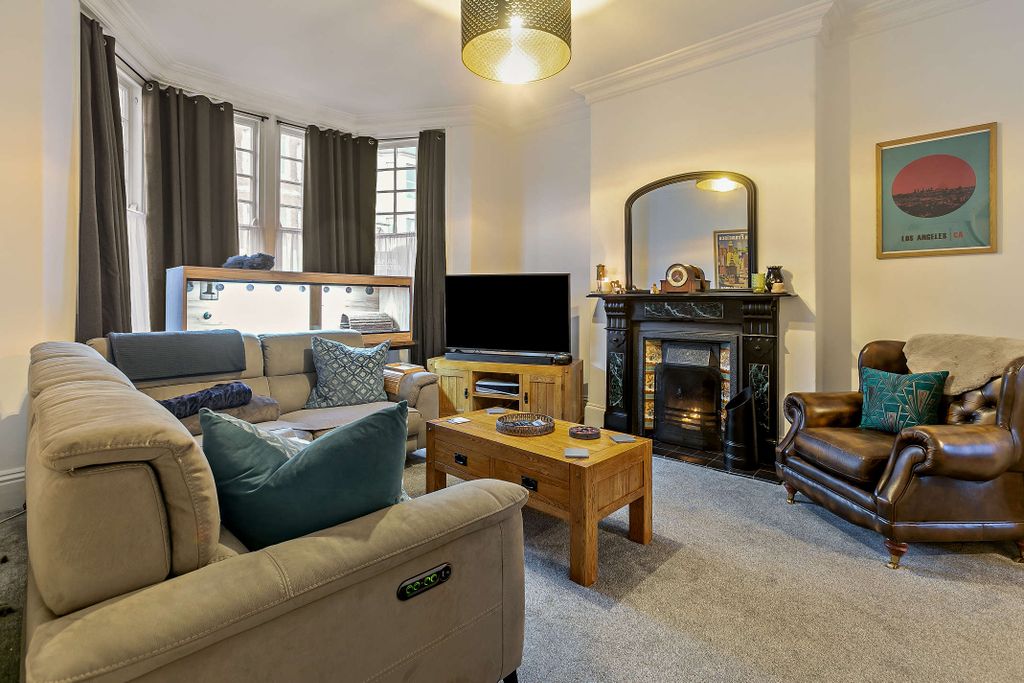 Property photo 2 of 18