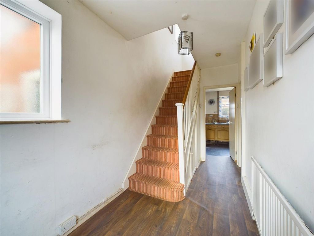 Property photo 2 of 12 Entrance Hall