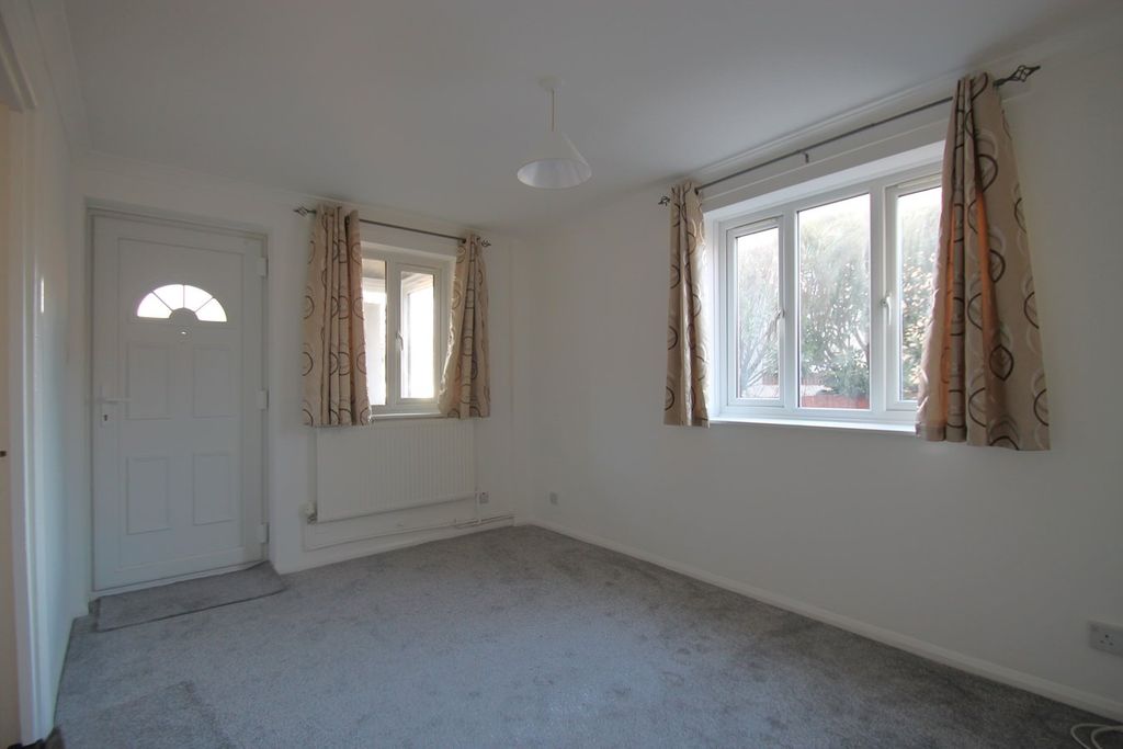 Property photo 2 of 5