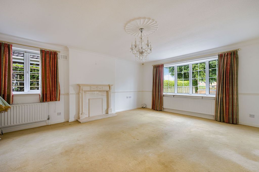 Property photo 2 of 17