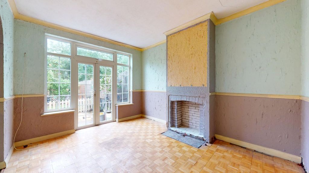 Property photo 3 of 13