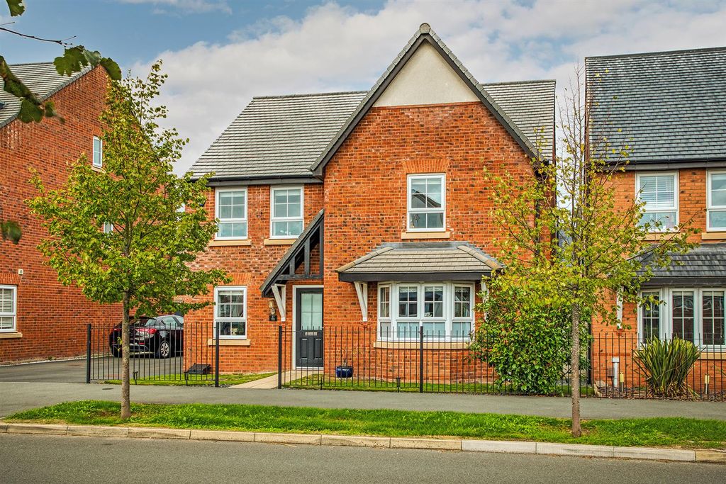 Property photo 1 of 37