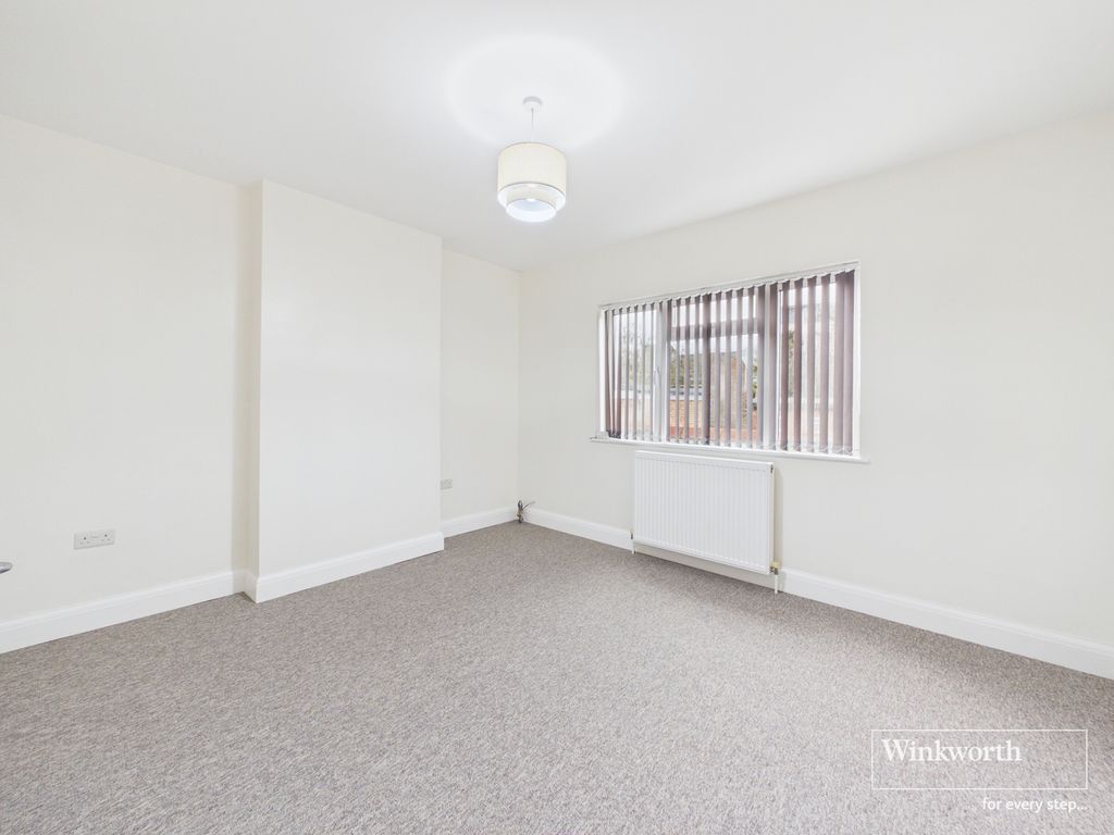 Property photo 2 of 8 Bed 1