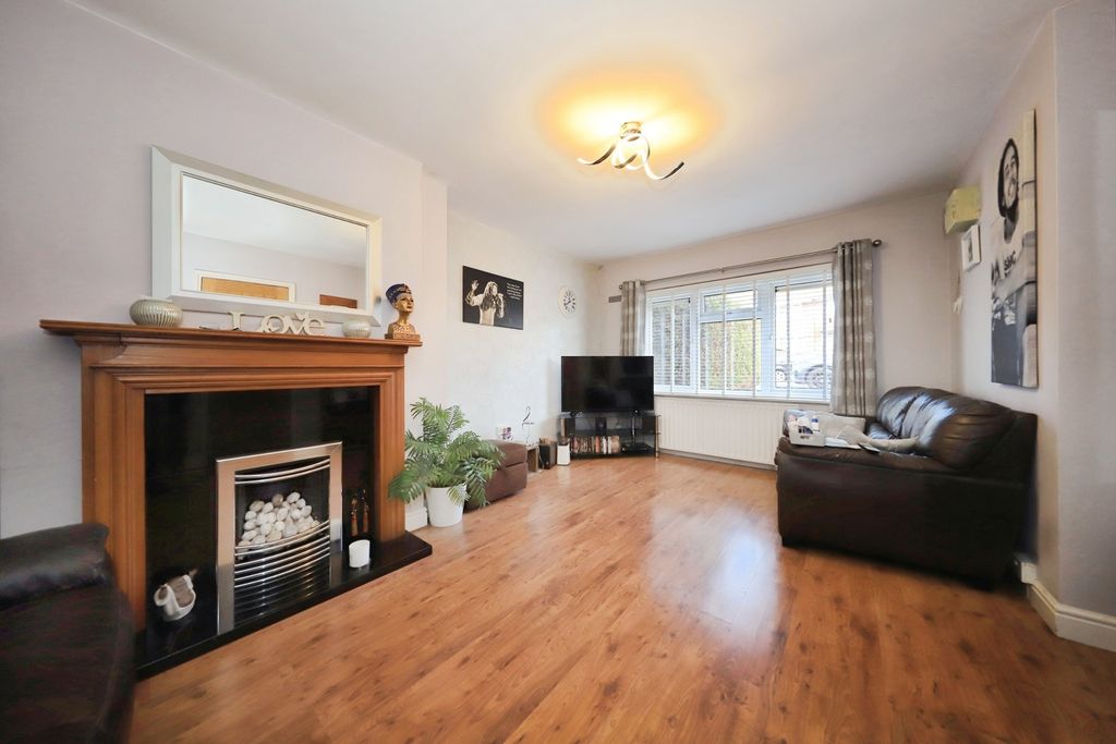 Property photo 2 of 17 Photo