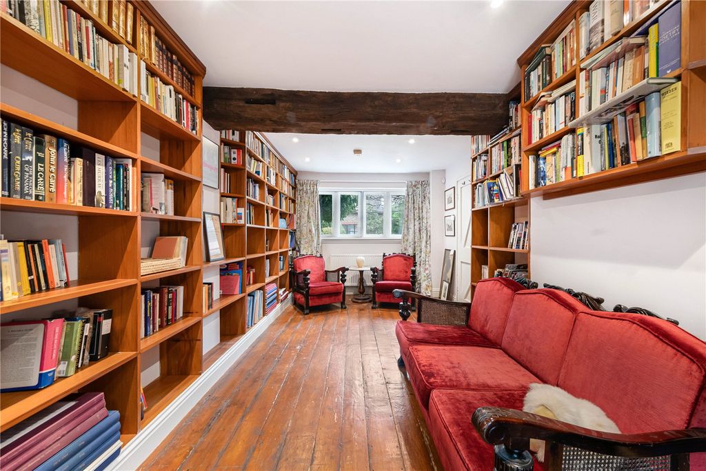 Property photo 3 of 22 Library