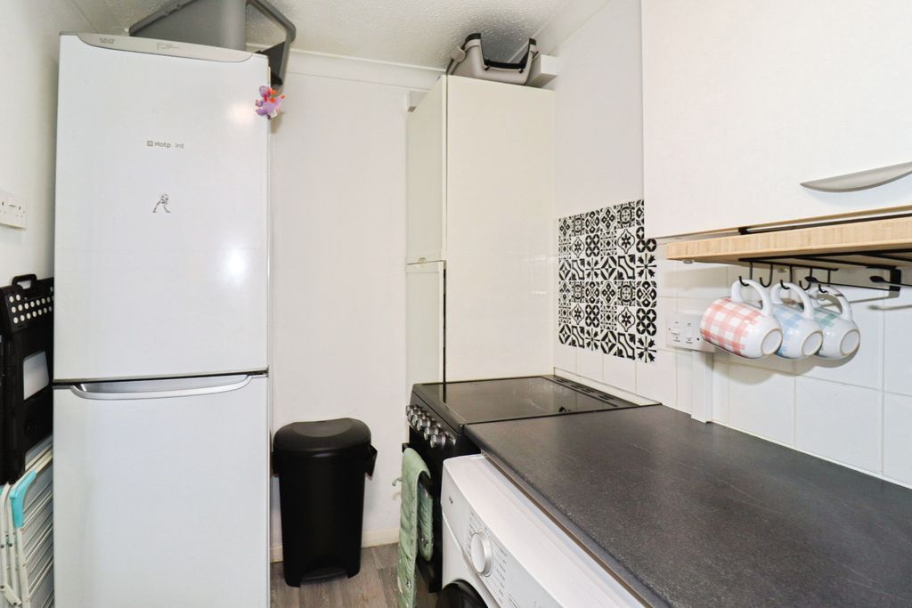 Additional image 11 of 1 bed flat for saleGainsborough Drive, Halesworth IP19