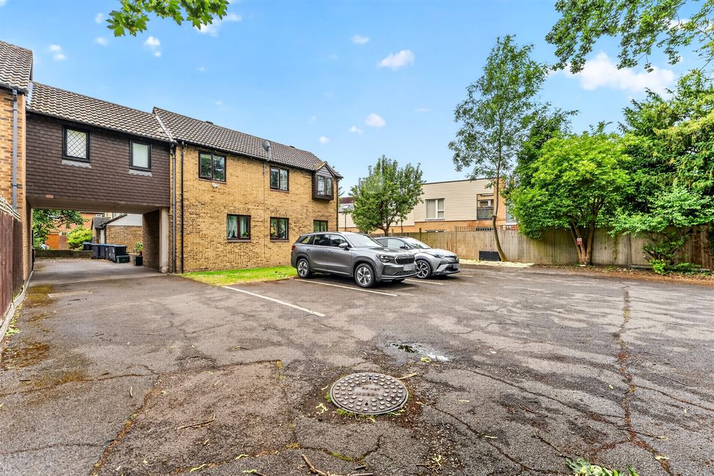 Property photo 1 of 20