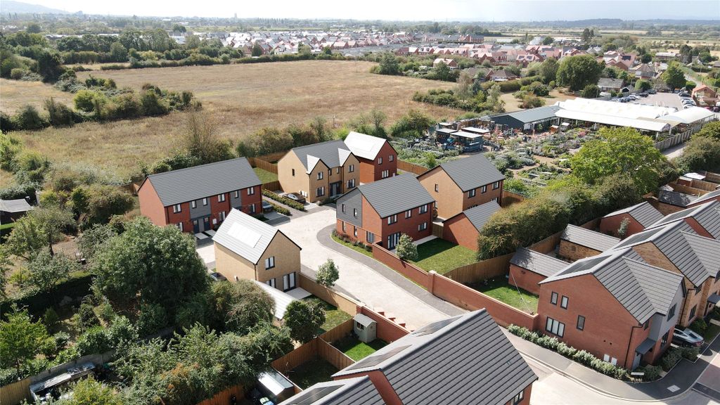 Property photo 2 of 17 Picture No. 28