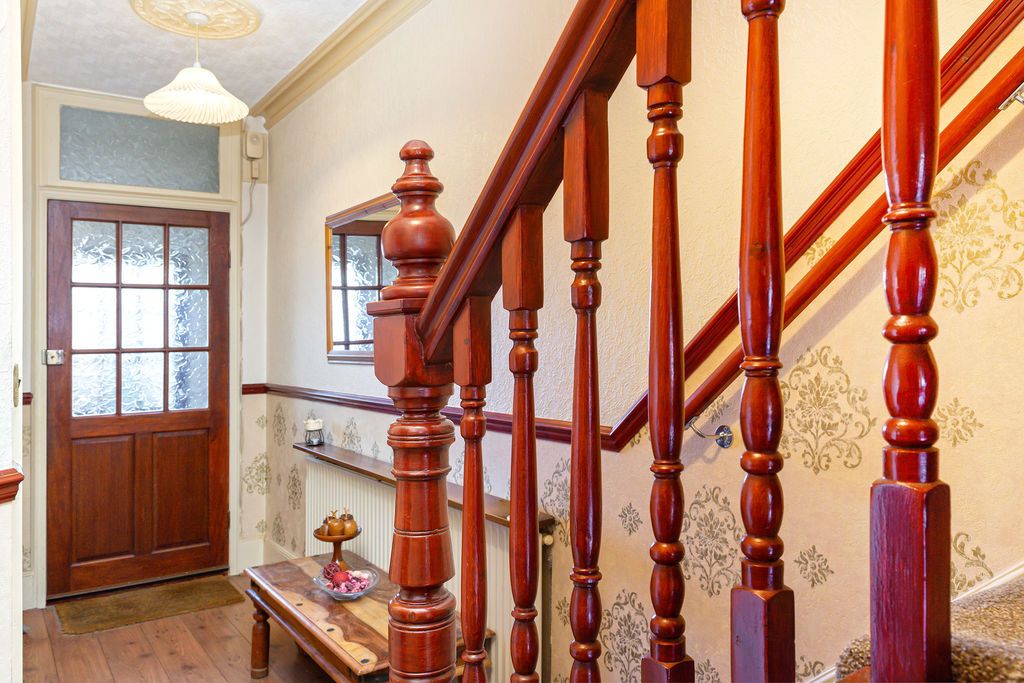 Property photo 2 of 17 Entrance Hallway