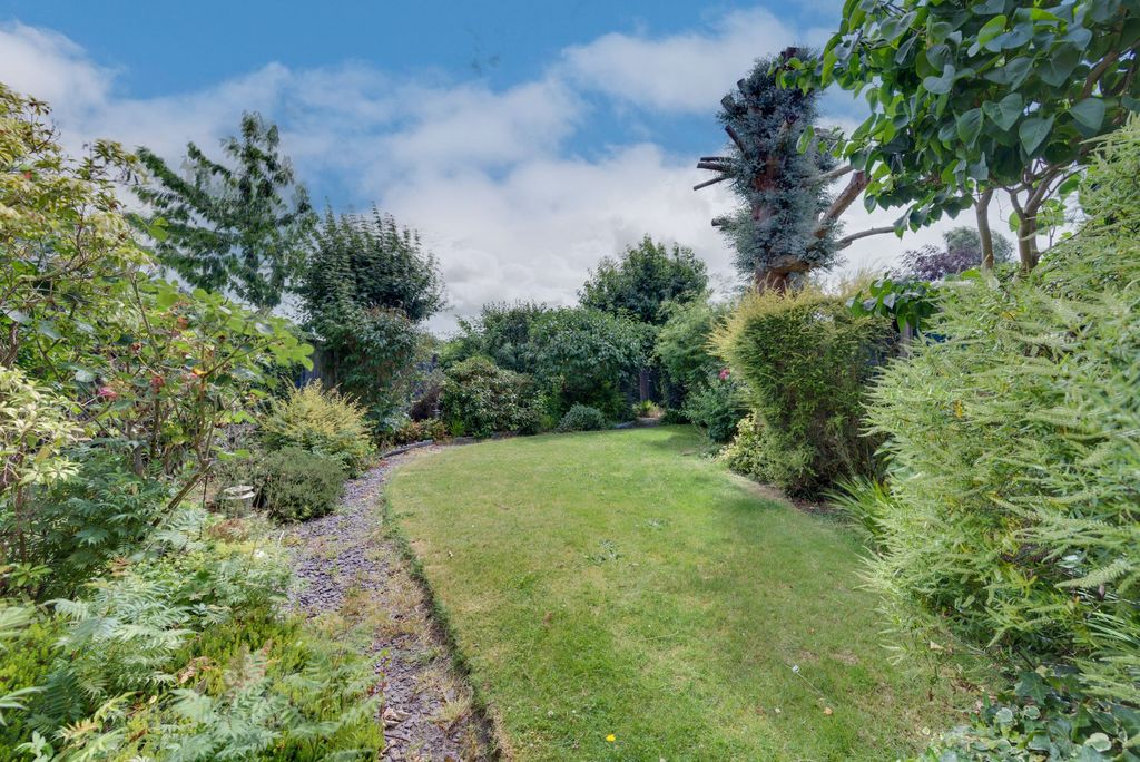 Property photo 3 of 24