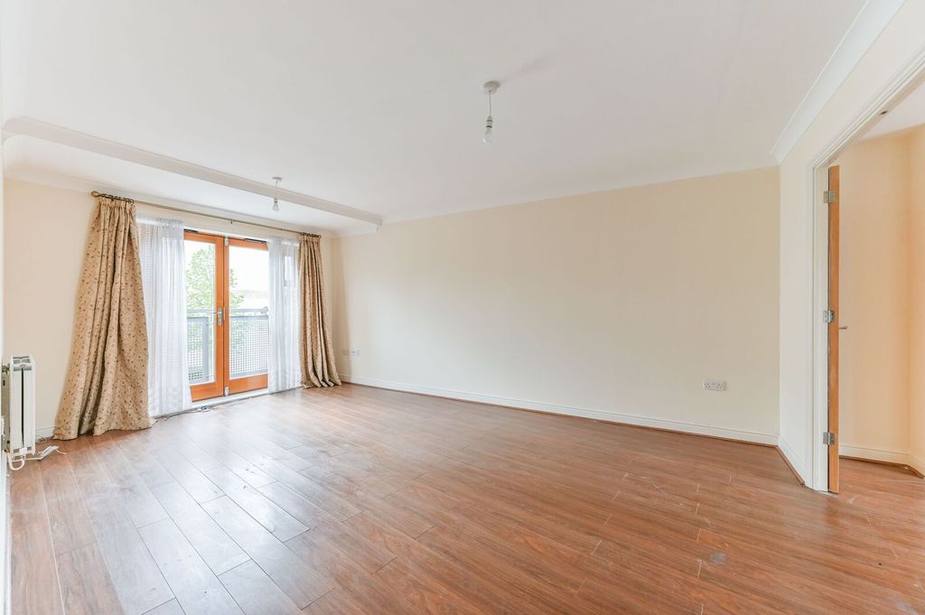 Property photo 2 of 11