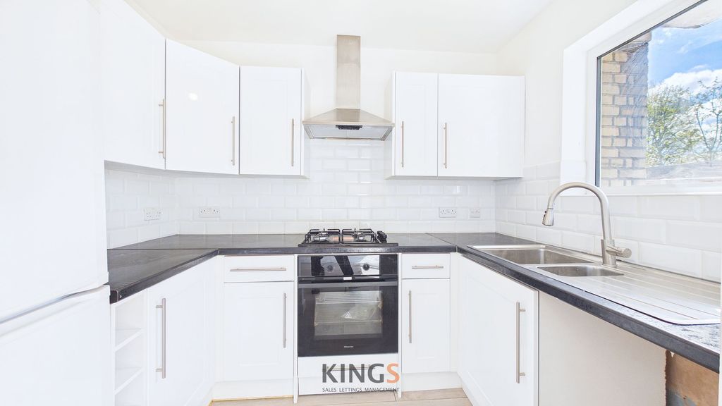 Property photo 3 of 14 Kitchen