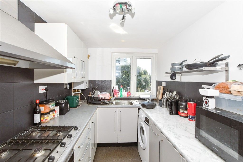 Property photo 3 of 6 Kitchen